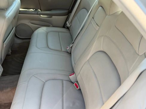Used 2005 Cadillac De Ville FWD image 29