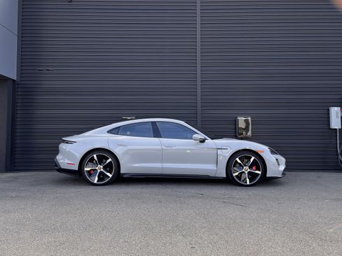 Certified 2024 Porsche Taycan GTS AWD/4WD image 9