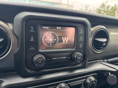 Used 2020 Jeep Wrangler Sport image 28