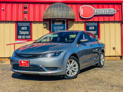 Used 2016 Chrysler 200 Limited image 2