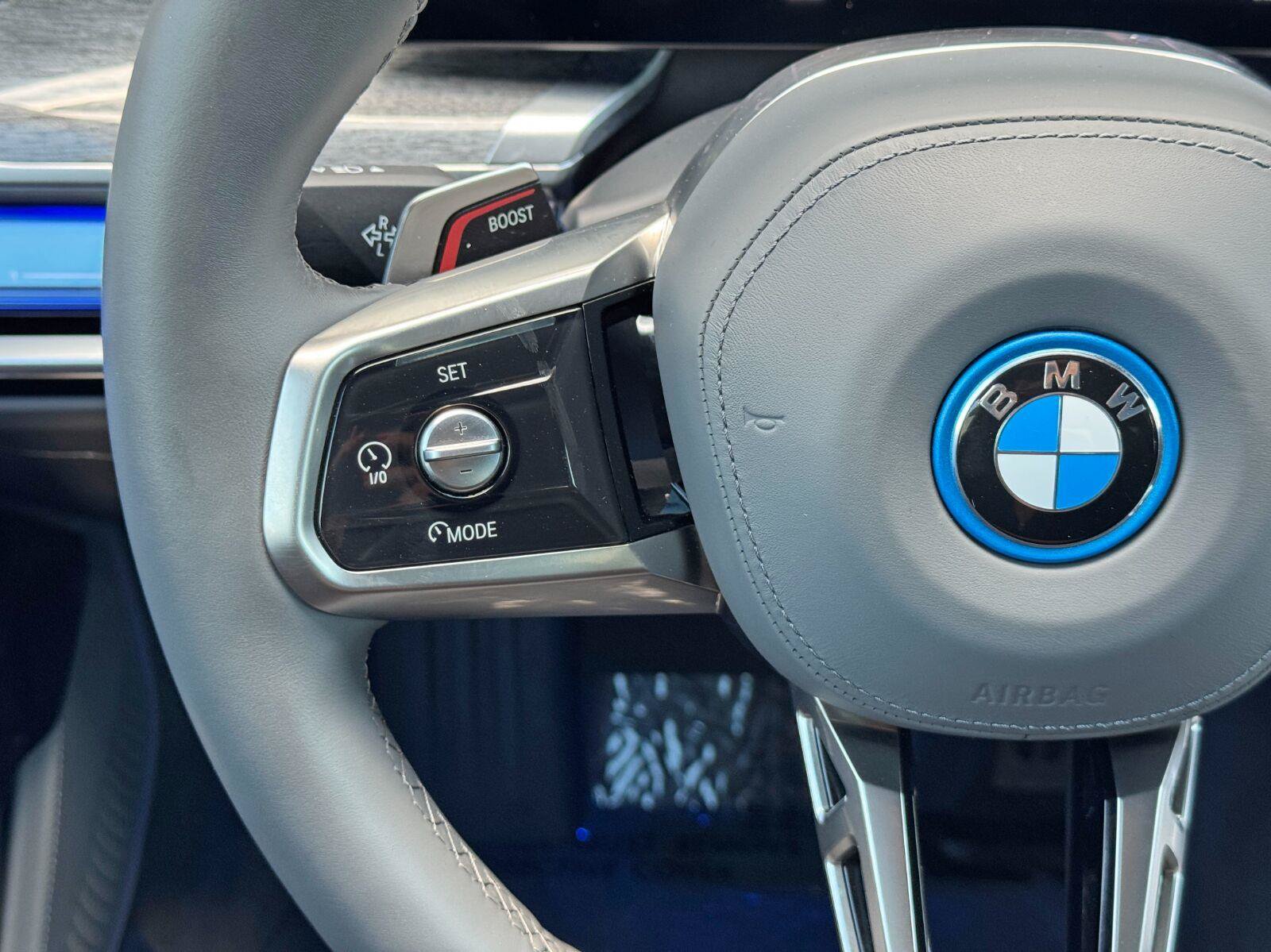 Used 2023 BMW i7 xDrive60 AWD/4WD image 23