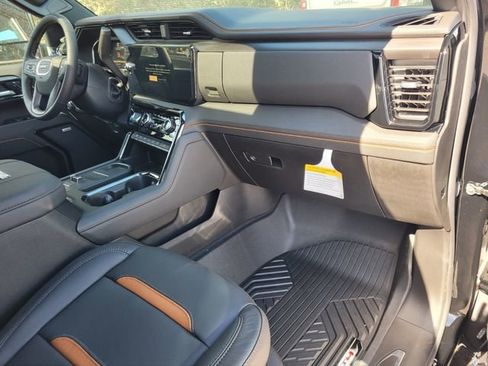 New 2026 GMC Sierra 2500 AT4 w/ AT4 Premium Plus Package AWD/4WD image 18