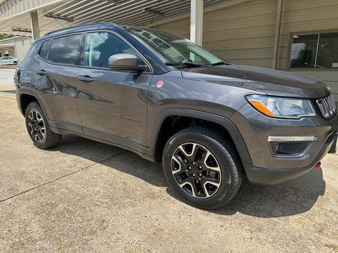 Used 2021 Jeep Compass Trailhawk image 2