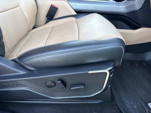 Used 2023 Ford F150 Lariat w/ Trailer Tow Package image 13