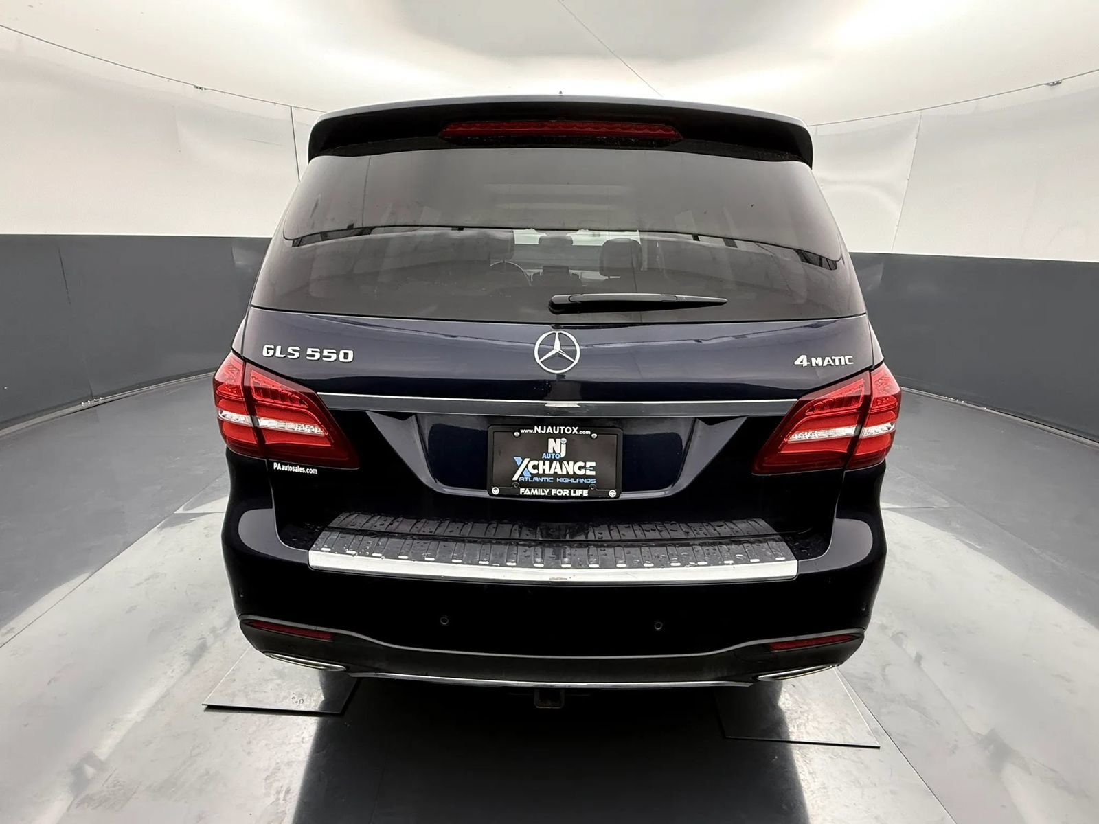 Used 2017 Mercedes-Benz GLS 550 4MATIC w/ Driver Assistance Package image 6