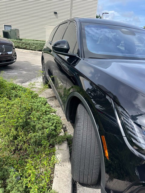 Certified 2024 Lincoln Nautilus Premier w/ Jet Appearance Package AWD/4WD image 3