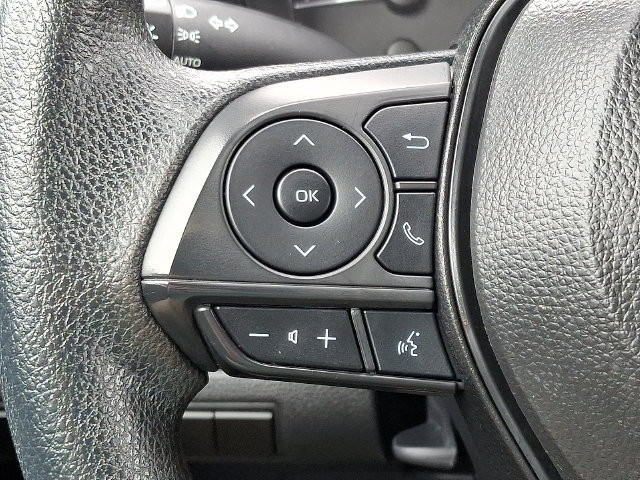 Used 2025 Toyota Corolla LE FWD image 21