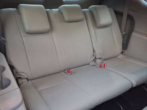 Used 2016 Toyota Highlander LE FWD image 17