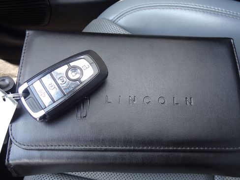 Used 2022 Lincoln Corsair AWD w/ Premium Package image 41