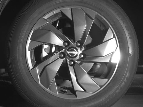 Used 2025 Nissan Rogue SV image 12