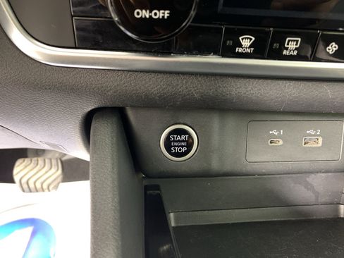 Used 2023 Nissan Rogue SV FWD image 18