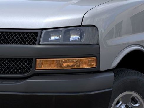 New 2026 Chevrolet Express 3500 image 10