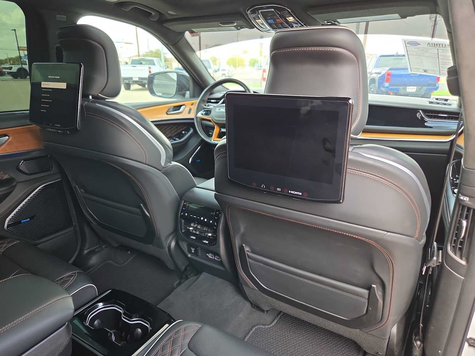 Used 2024 Jeep Grand Cherokee L Summit AWD/4WD image 16