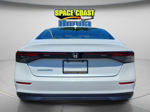 Used 2023 Honda Accord EX image 4