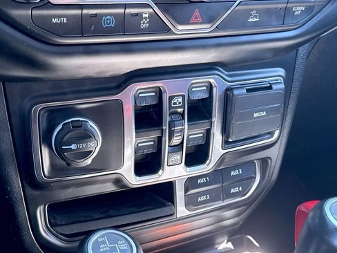 Used 2021 Jeep Wrangler Unlimited Sahara w/ Cold Weather Group image 24