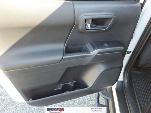 Used 2023 Toyota Tacoma TRD Sport w/ Black Out Package (TMS) image 10