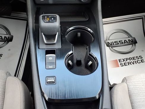 Used 2021 Nissan Rogue SV FWD image 22
