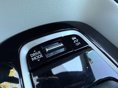 Used 2023 Toyota Corolla SE FWD image 39