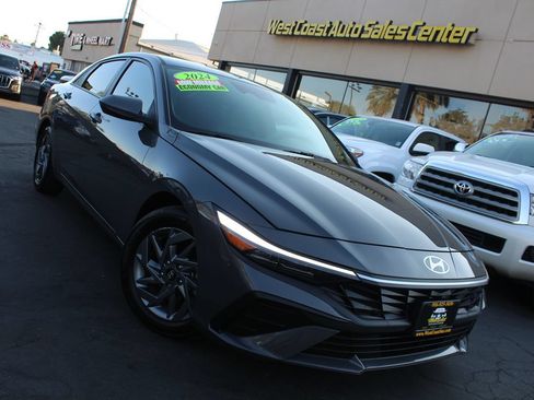 Used 2024 Hyundai Elantra SEL FWD image 31