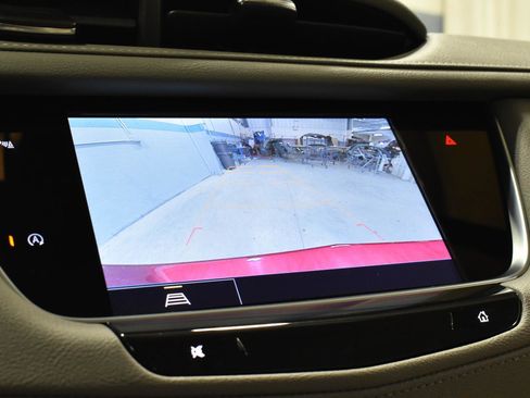 Used 2022 Cadillac XT5 Premium Luxury image 19