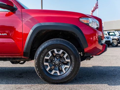 Used 2021 Toyota Tacoma TRD Off-Road AWD/4WD image 9