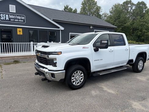 Used 2024 Chevrolet Silverado 2500 LT AWD/4WD image 1