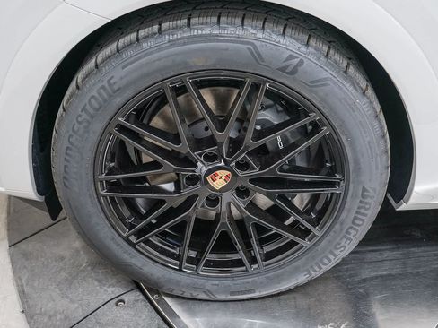 New 2026 Porsche Cayenne AWD/4WD image 14