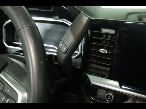 Used 2023 Chevrolet Silverado 1500 LT image 30