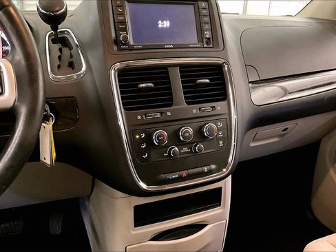 Used 2017 Dodge Grand Caravan SE w/ Power Window Group image 7