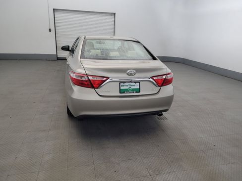 Used 2017 Toyota Camry XLE w/ Moonroof Package FWD image 6