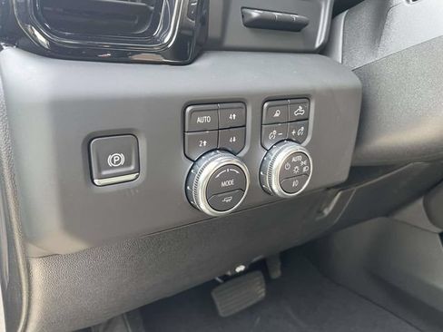 Used 2025 GMC Sierra 3500 AT4 w/ AT4 Premium Plus Package AWD/4WD image 22