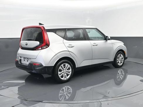 Used 2021 Kia Soul LX FWD image 19