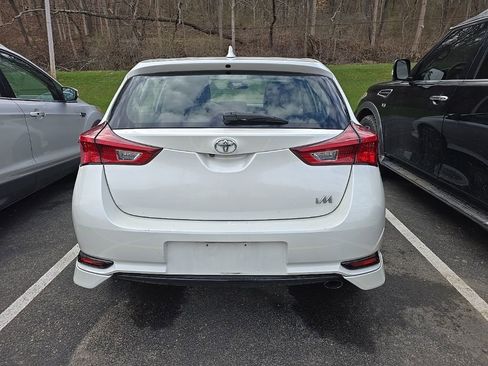 Used 2017 Toyota Corolla iM image 3