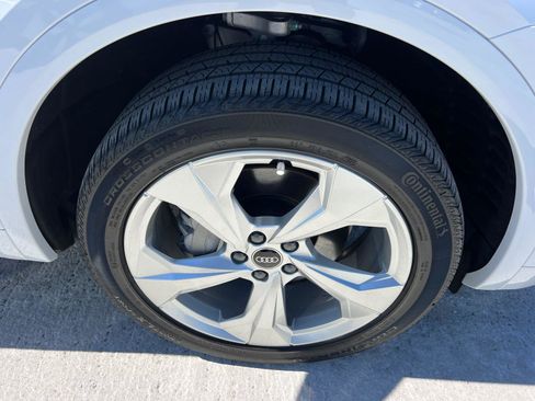 Used 2022 Audi Q5 2.0T Premium Plus AWD/4WD image 12