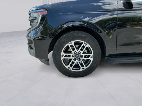 Used 2025 Ford Expedition Active AWD/4WD image 9