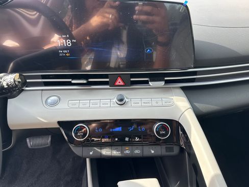 New 2026 Hyundai Elantra Limited image 28