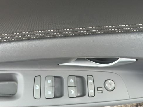 Used 2025 Hyundai Elantra SEL FWD image 14