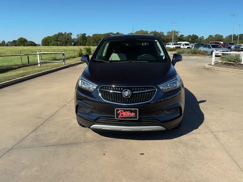 Used 2022 Buick Encore Preferred w/ Safety Package image 3