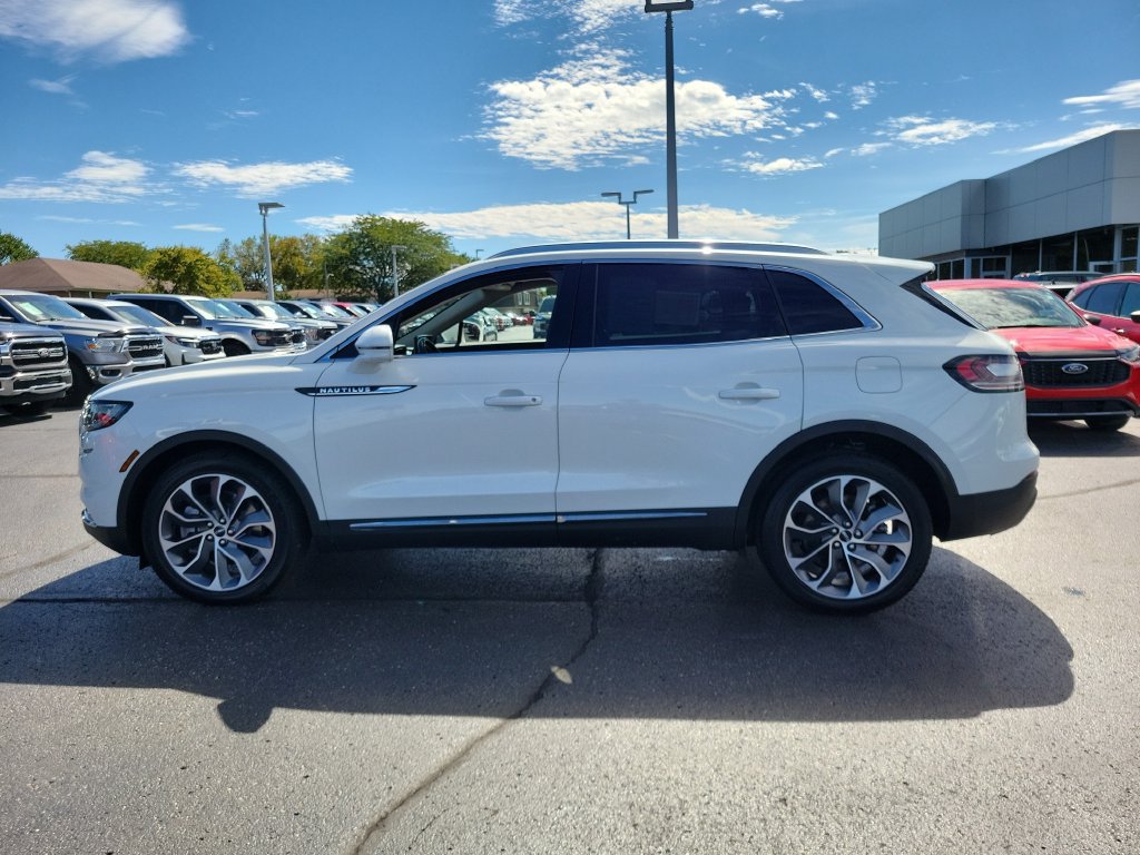 Certified 2023 Lincoln Nautilus Reserve AWD/4WD image 7