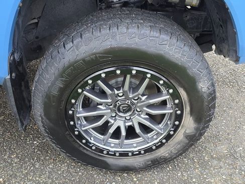 Used 2019 Toyota Tacoma Limited image 8