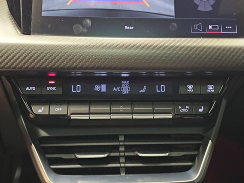 Used 2023 Audi e-tron GT Premium Plus w/ Performance Package image 27