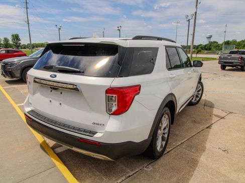 Used 2023 Ford Explorer XLT w/ Equipment Group 202A AWD/4WD image 3