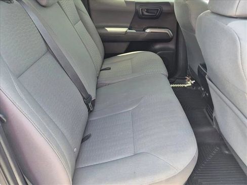 Used 2018 Toyota Tacoma SR5 RWD image 17