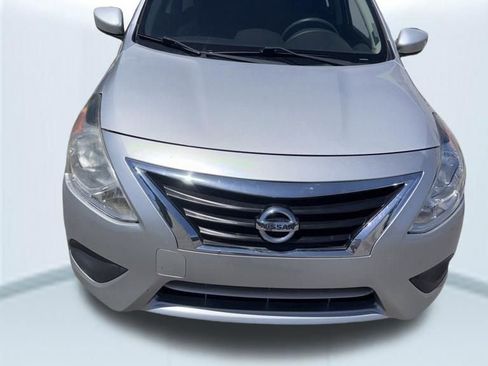 Used 2019 Nissan Versa S FWD image 6