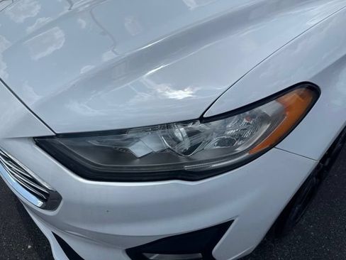 Used 2020 Ford Fusion SE w/ Equipment Group 151A FWD image 9