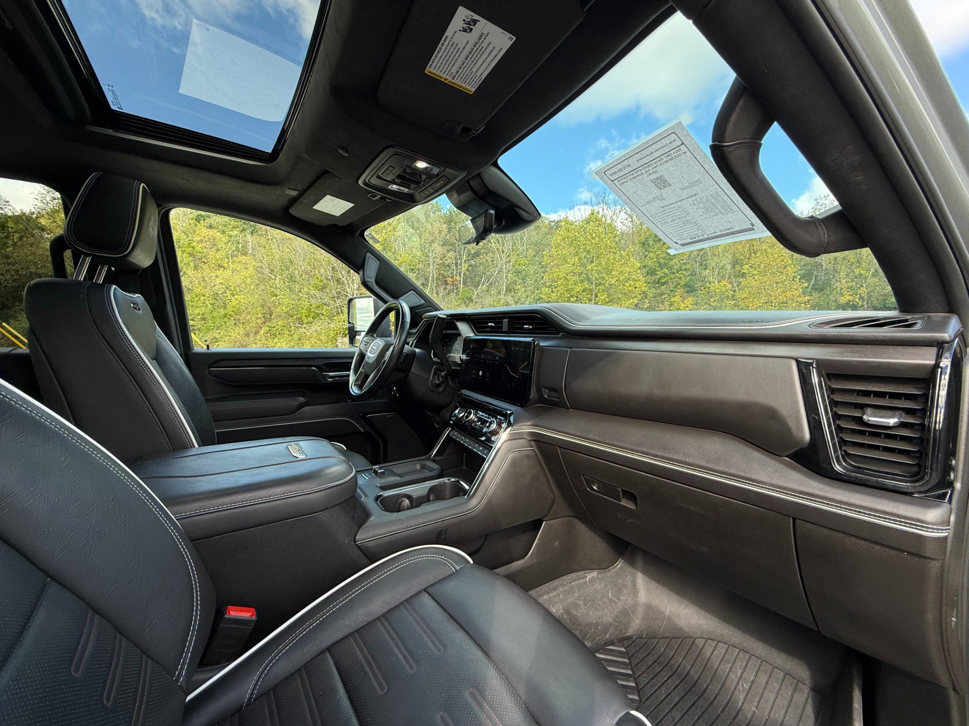 Used 2024 GMC Sierra 2500 AT4X w/ AT4X AEV Edition AWD/4WD image 18