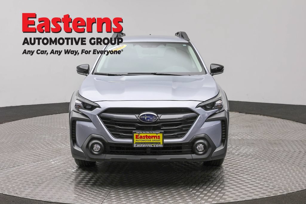 Used 2025 Subaru Outback Premium AWD/4WD image 3