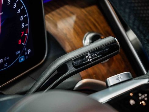 Used 2025 Mercedes-Benz GLC 350e 4MATIC image 20