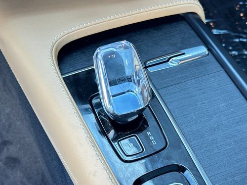 Certified 2024 Volvo XC90 B6 Ultimate AWD/4WD image 25