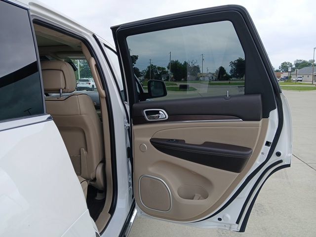 Used 2021 Jeep Grand Cherokee Summit AWD/4WD image 24